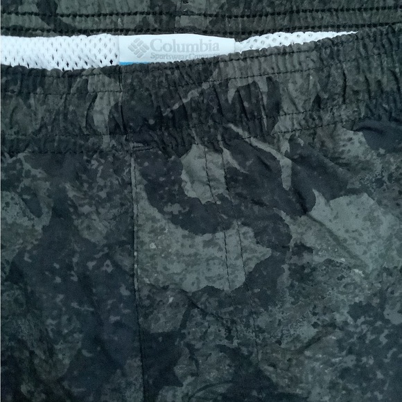 Columbia PFG  Backcast Shorts - Picture 3 of 12